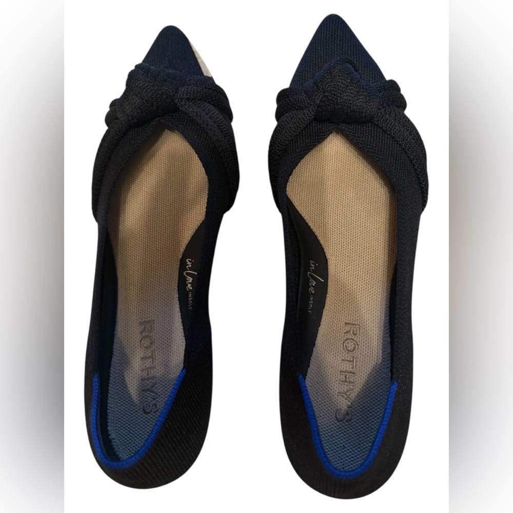 Rothy's “The Knot Point II “ 🖤💙